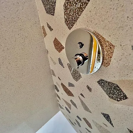 Konukevi Farini Wi-fi 3*